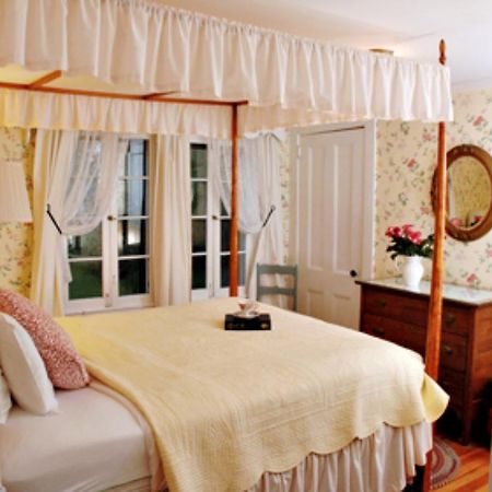 Garden Gables Inn Lenox Eksteriør billede